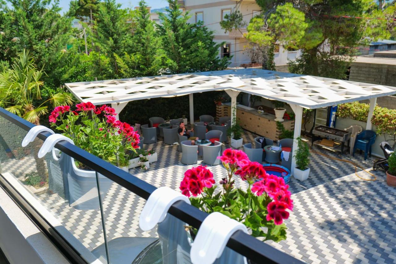 Vila Celaj Hotel Vlore Exterior photo